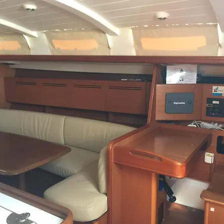 Zaba Sailing Hotel en barco
